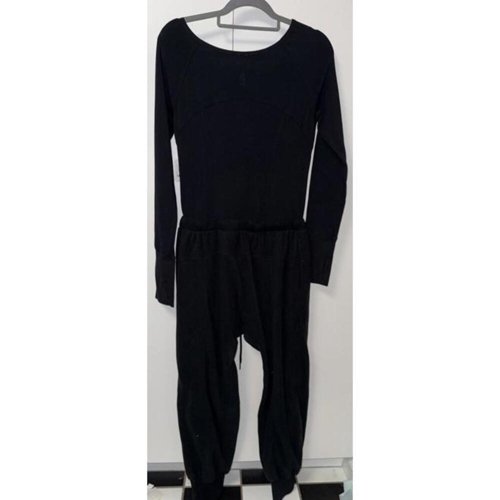 Free People FP Movement Make It Count Jumpsuit Black M Comfy Fleece NEW! $118 - Picture 9 of 9